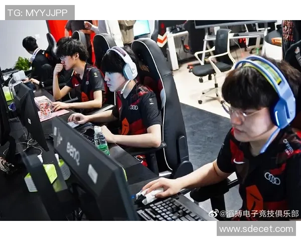 JDG战队选手个人能力深度分析与对比探讨 JDG战队选手个人能力深度分析与对比探讨
