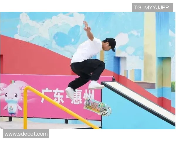 深圳滑板队的整体压制揭秘与滑板文化的深度探索 深圳滑板队的整体压制揭秘与滑板文化的深度探索